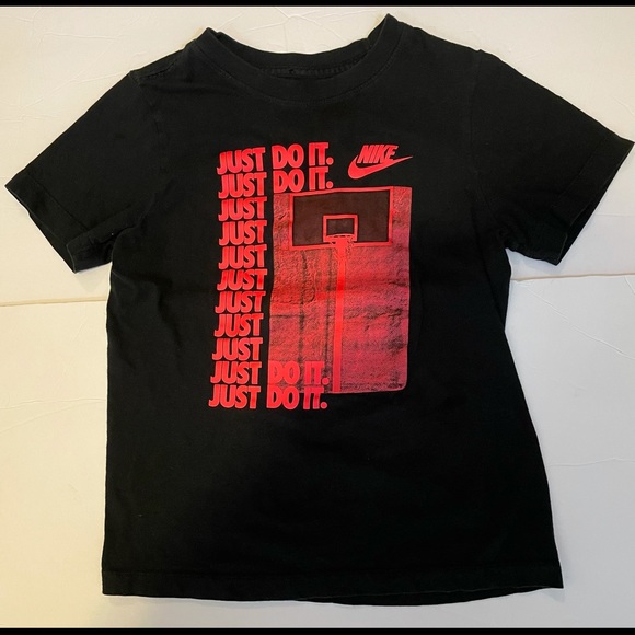 Black Nike Basketball T-shirt
Just Do It Medium - Picture 2 of 8